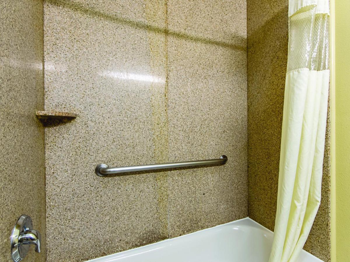 La Quinta By Wyndham Houston New Caney Esterno foto